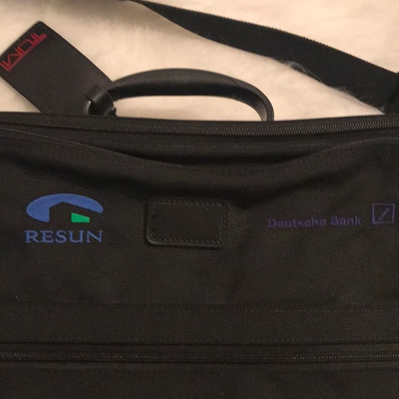 TUMI Carry On Luggage - Picture 3 of 9